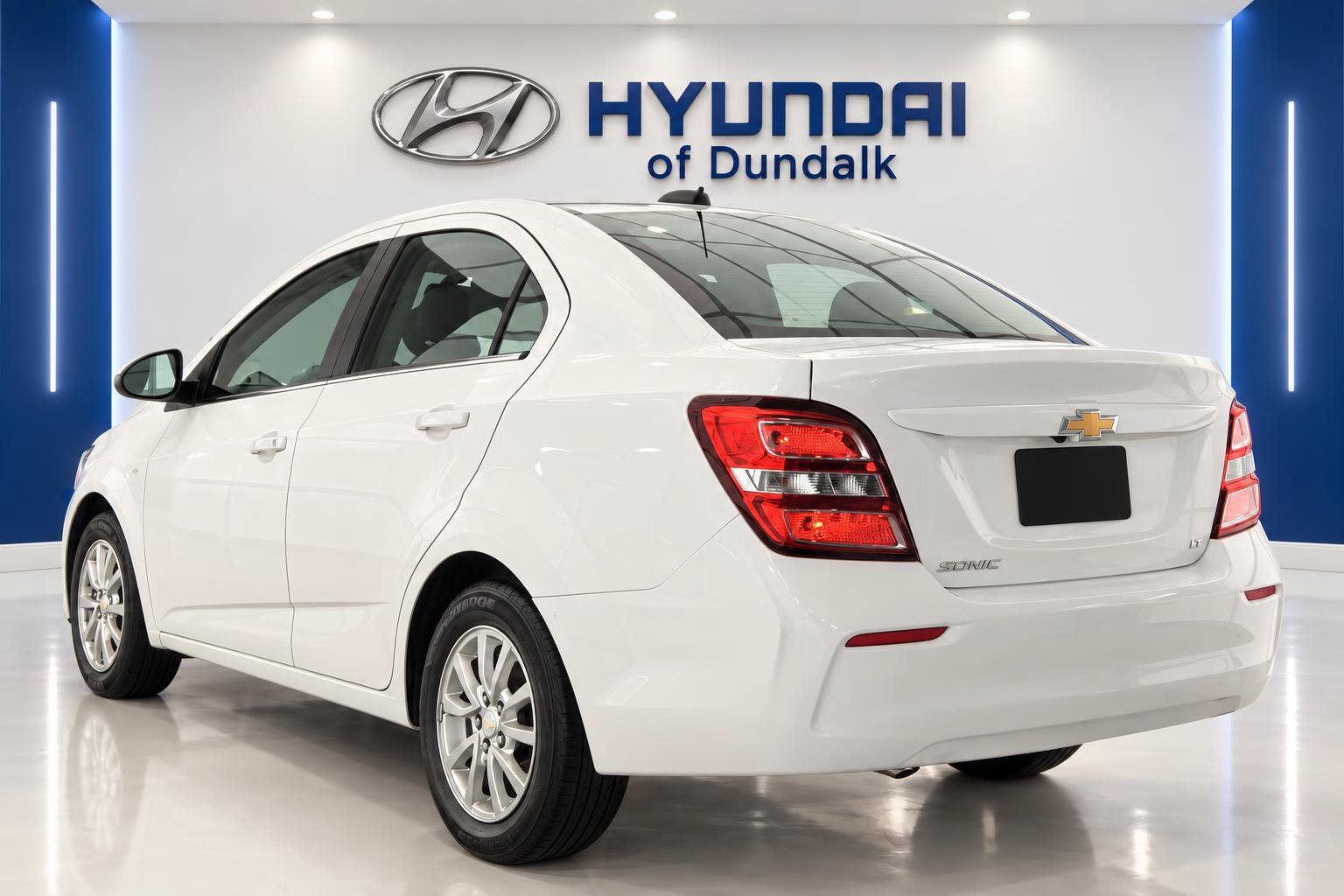 Used 2019 Chevrolet Sonic LT FWD image 2