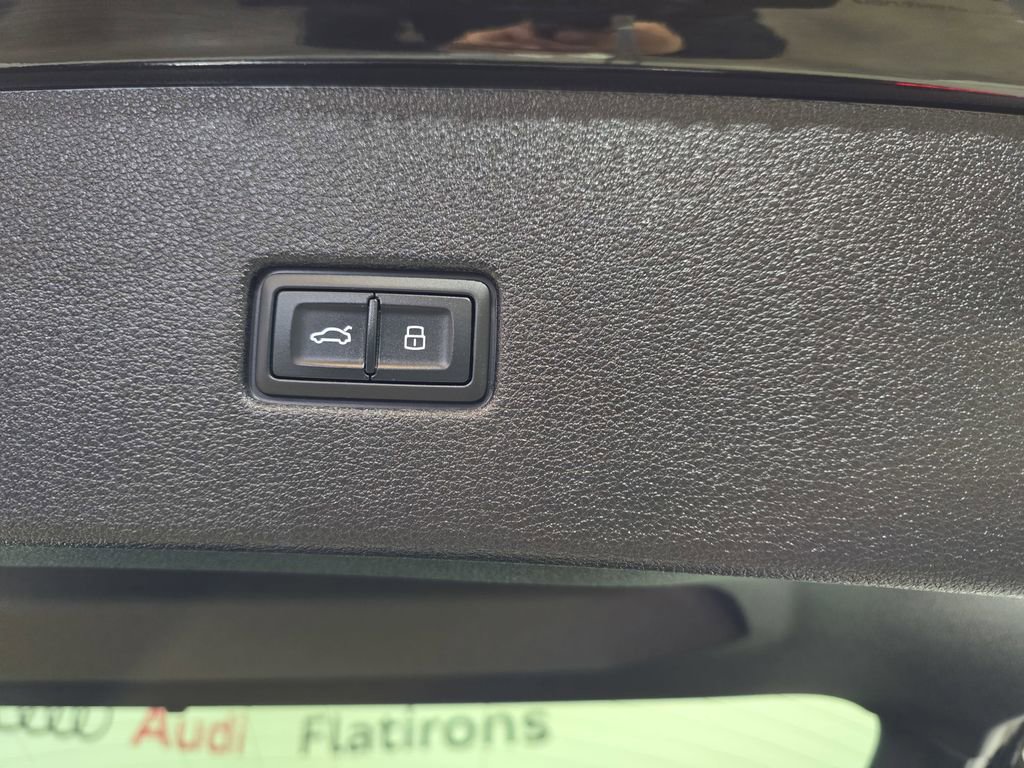Used 2023 Audi RS Q8 AWD/4WD image 16