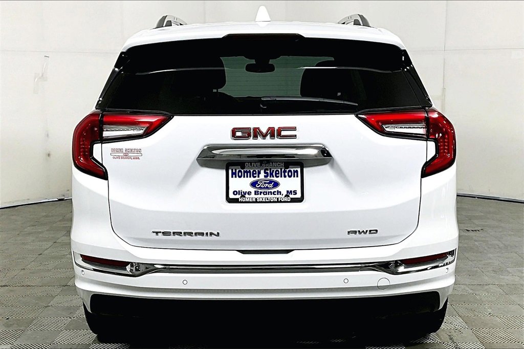 Used 2022 GMC Terrain Denali w/ Denali Premium Package image 4