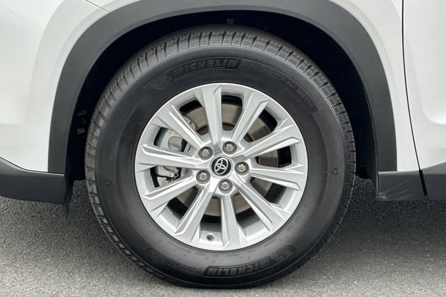 Certified 2025 Toyota Grand Highlander AWD image 32