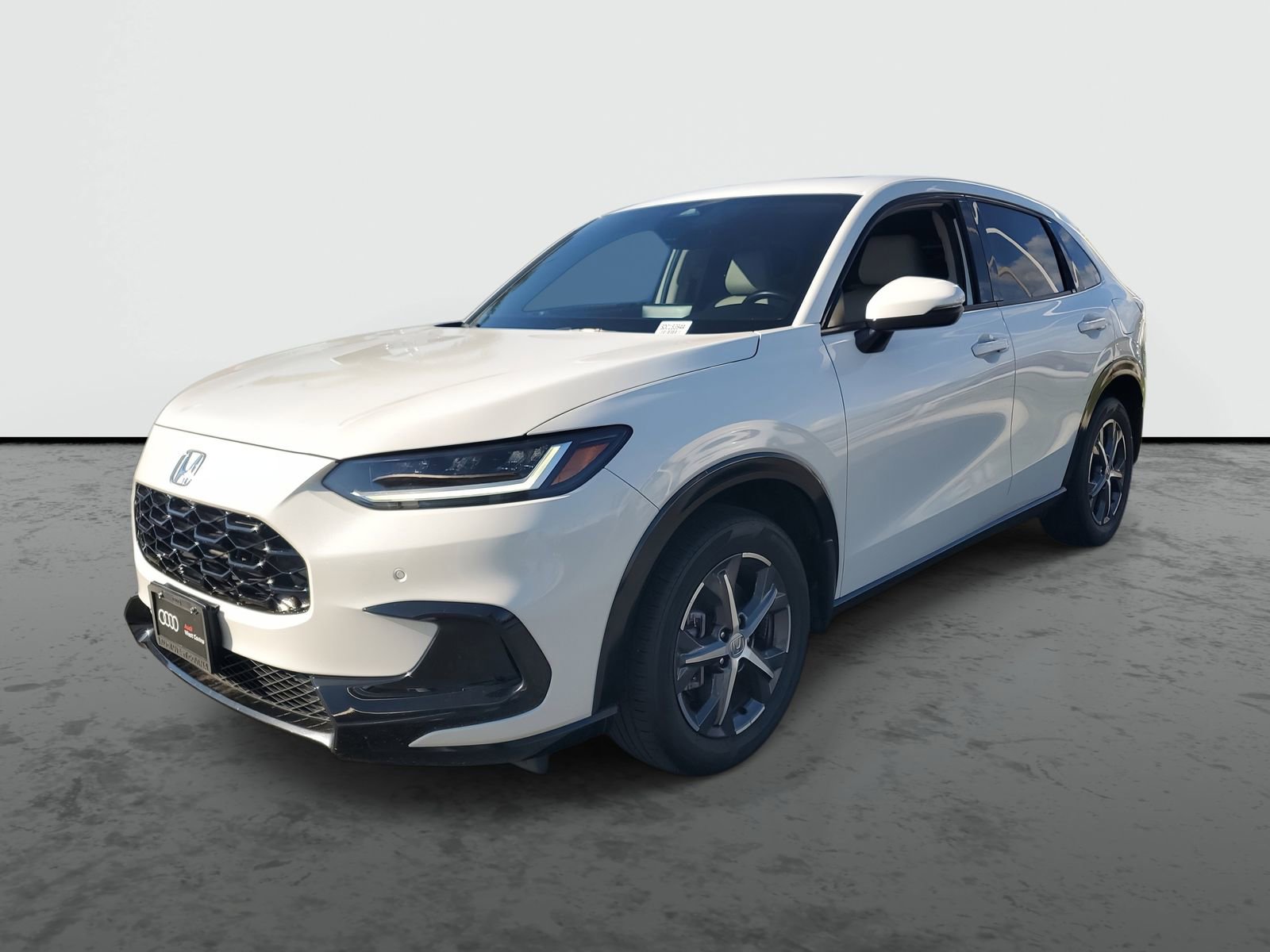 Used 2024 Honda HR-V EX-L image 2