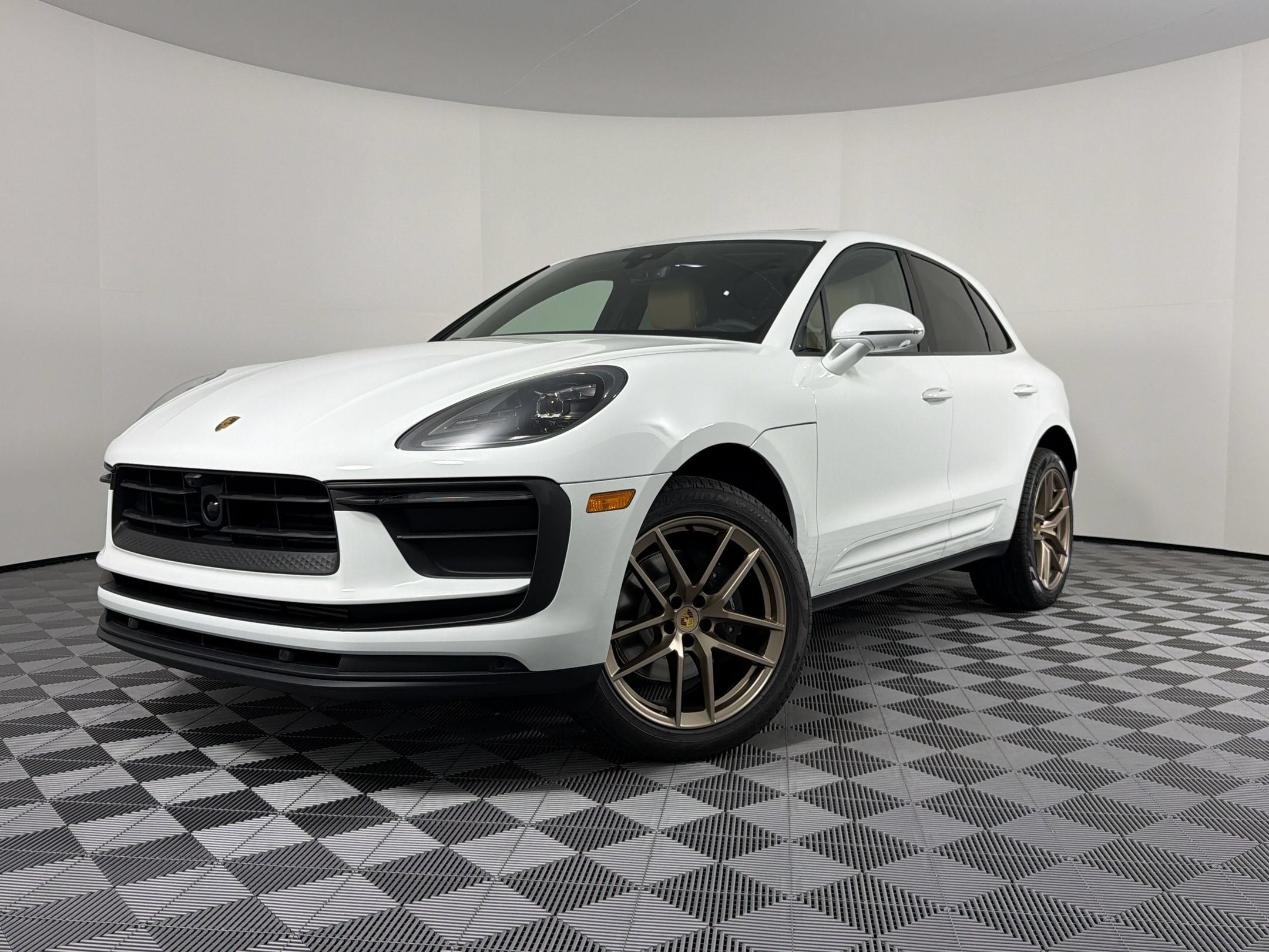 New 2026 Porsche Macan AWD/4WD image 1