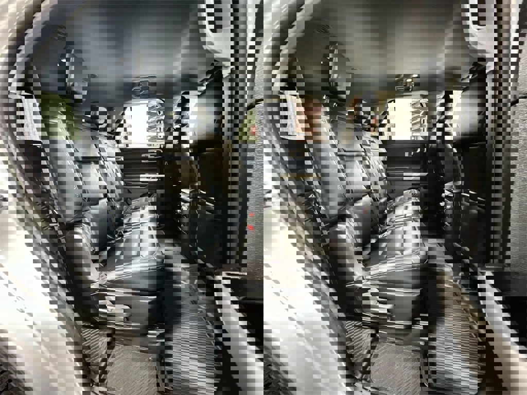 Used 2022 Ford Explorer XLT w/ Equipment Group 202A image 23