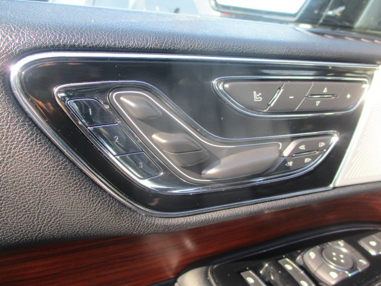 Used 2020 Lincoln Navigator L Reserve w/ Luxury Package image 6