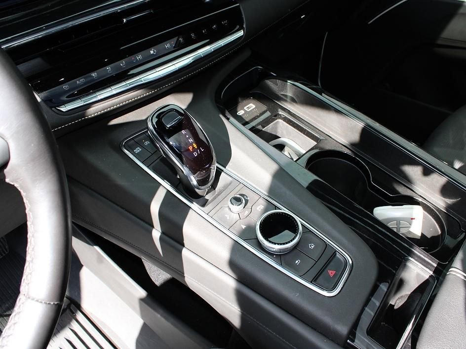 Used 2024 Cadillac Escalade Sport w/ LPO, ONYX Package image 27