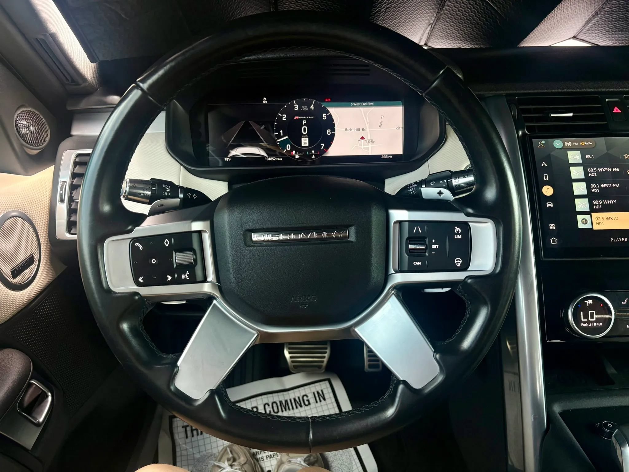 Used 2022 Land Rover Discovery S R-Dynamic AWD/4WD image 41