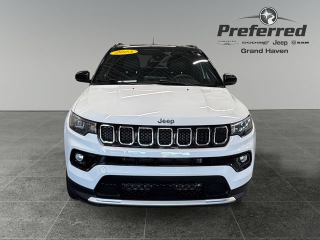 Used 2023 Jeep Compass Limited AWD/4WD image 12