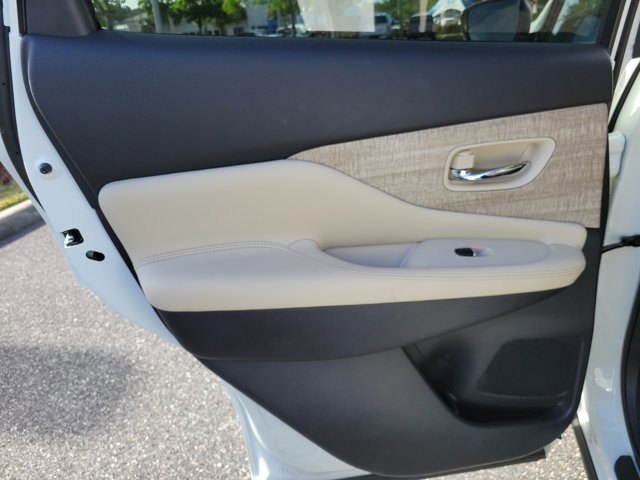 Used 2024 Nissan Murano SL image 11