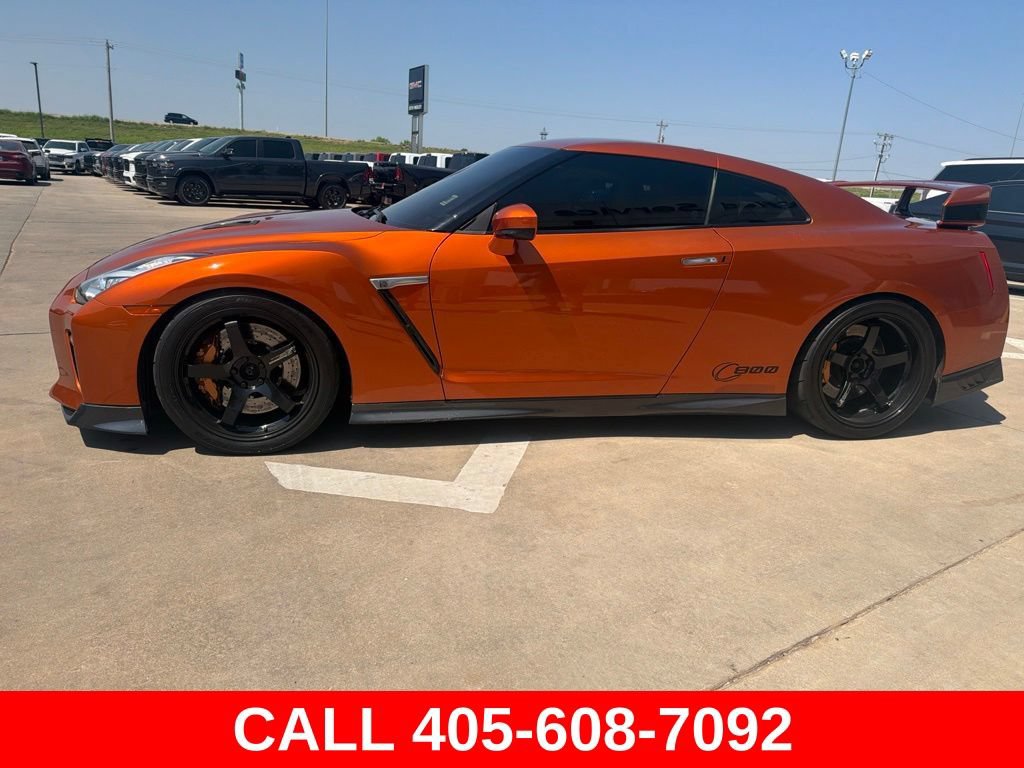 Used 2017 Nissan GT-R Premium w/ Premium Interior Package AWD/4WD image 24
