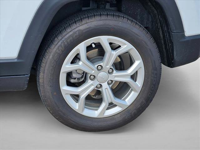 Used 2024 Jeep Compass Latitude AWD/4WD image 14