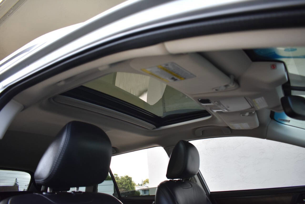 Used 2016 Subaru Outback 3.6R Limited image 18