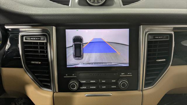 Used 2018 Porsche Macan Sport Edition w/ Driver Memory Package image 30