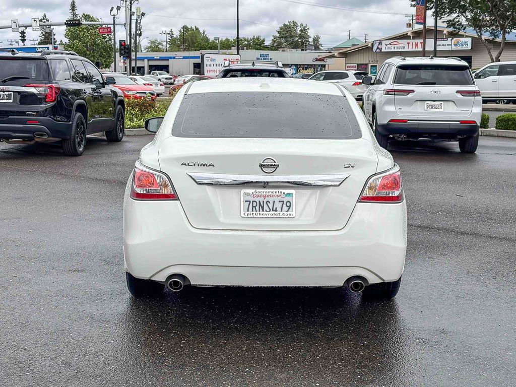 Used 2015 Nissan Altima 2.5 SV w/ Convenience Package image 3