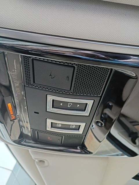 Used 2019 Land Rover Range Rover HSE image 10