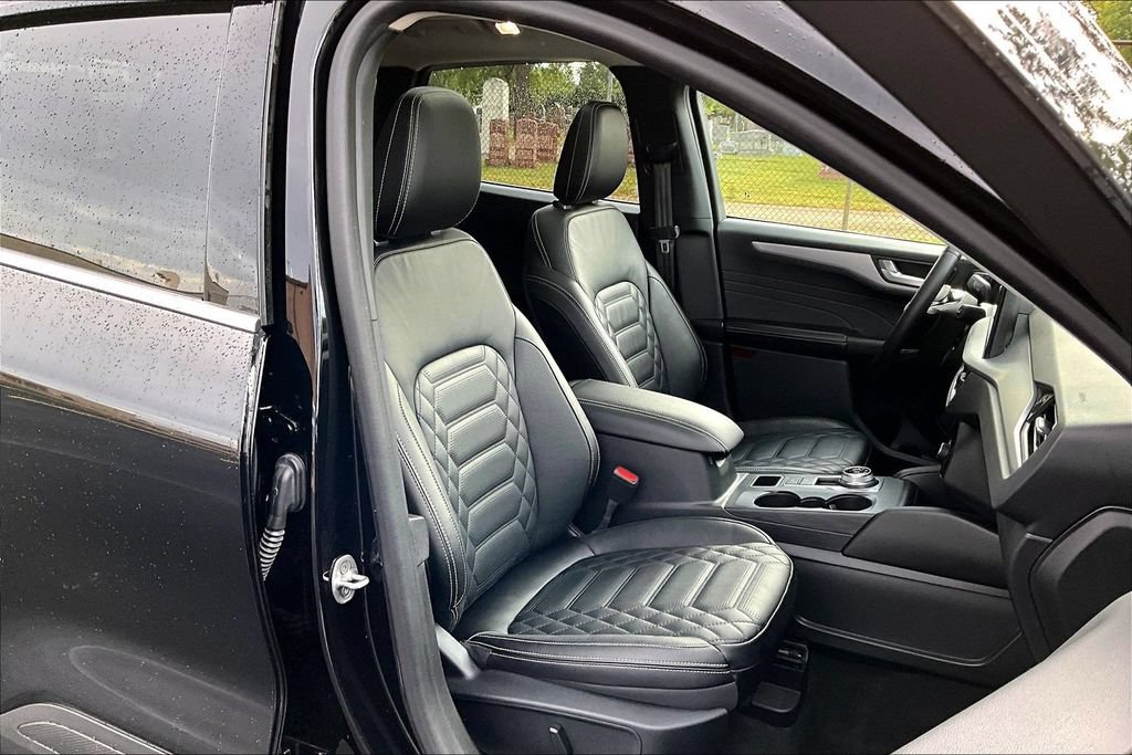 Used 2024 Ford Escape Platinum w/ Premium Technology Package AWD/4WD image 7