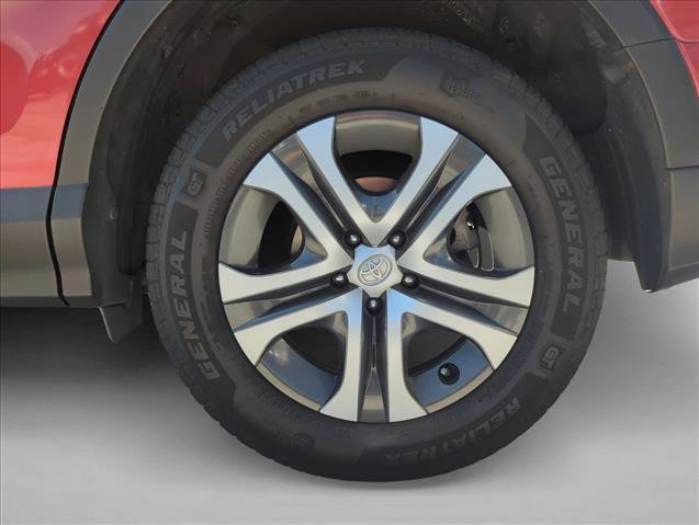 Used 2017 Toyota RAV4 LE image 6