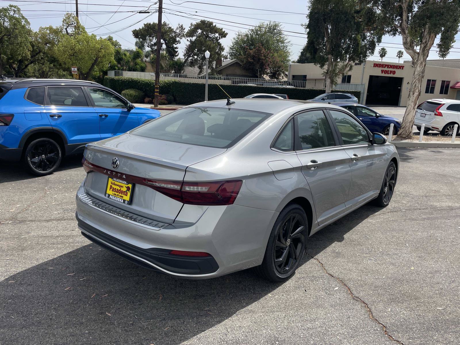 New 2026 Volkswagen Jetta SE FWD image 3
