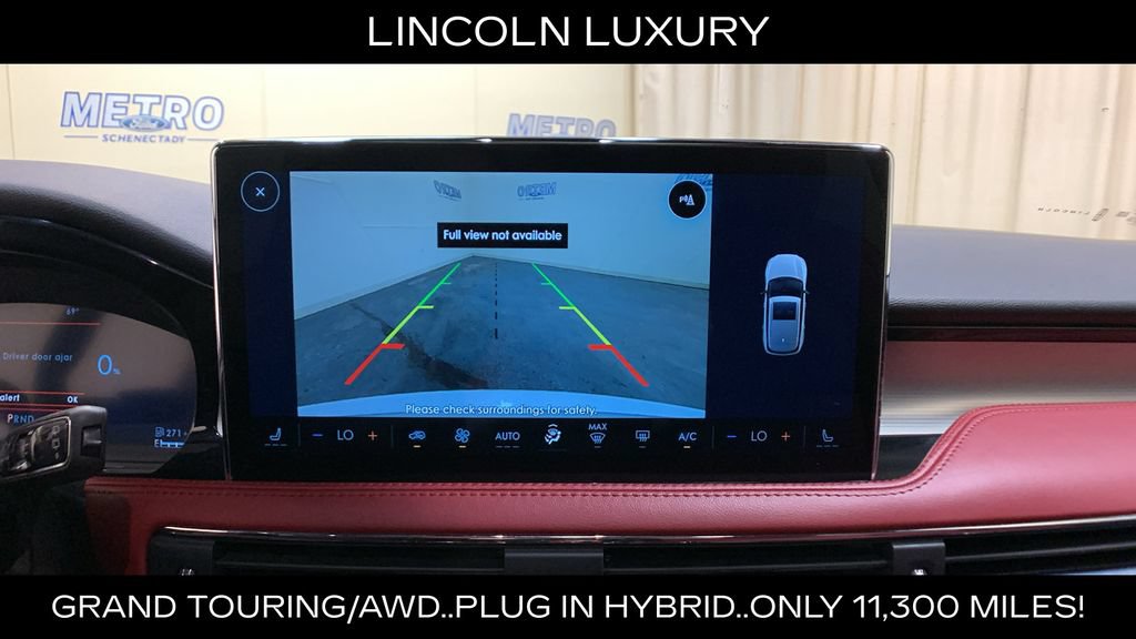 Used 2025 Lincoln Corsair Grand Touring w/ Towing Package AWD/4WD image 37