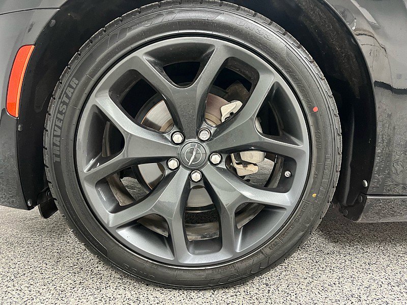 Used 2022 Chrysler 300 Touring w/ Sport Appearance Package image 26