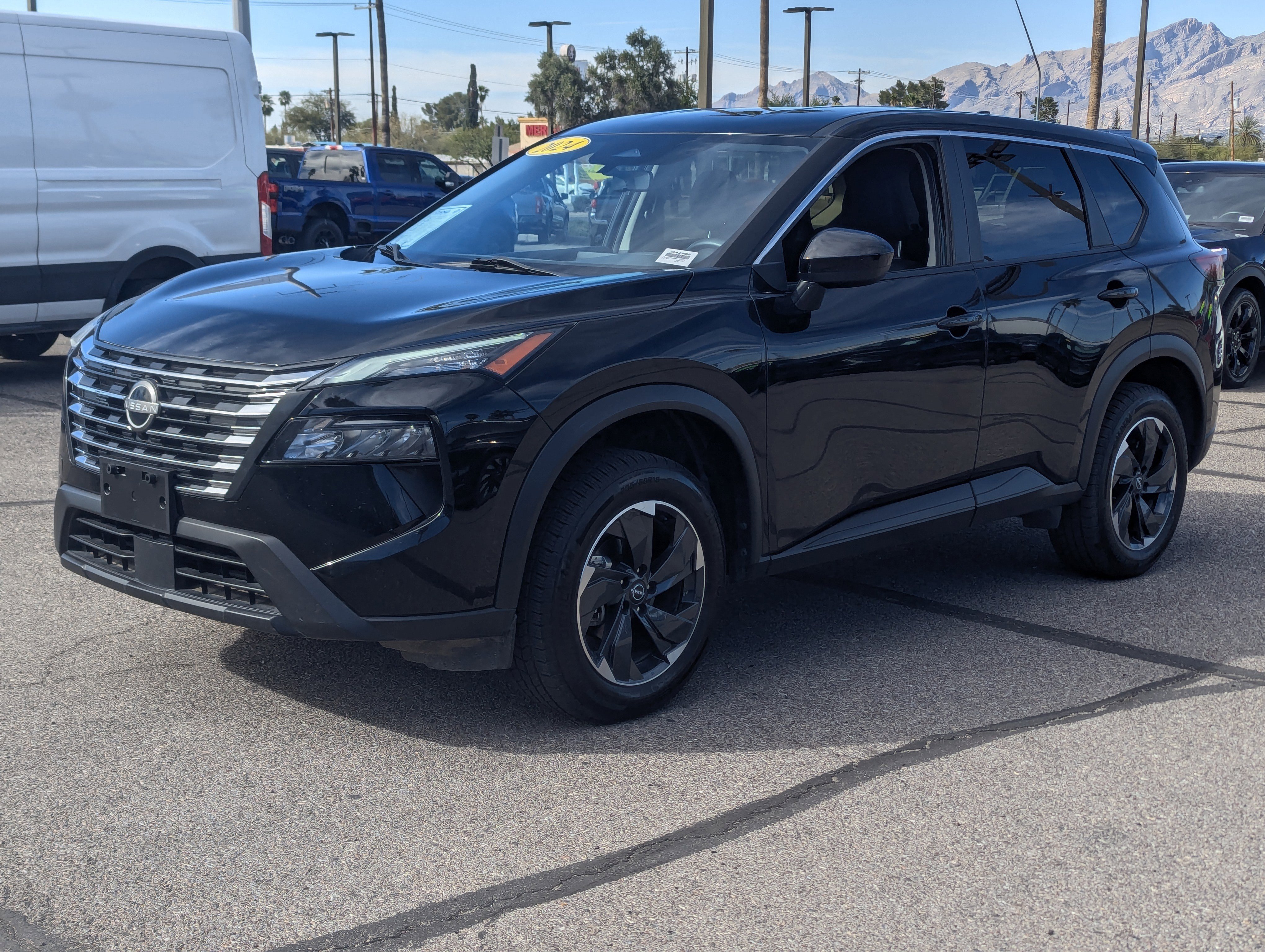 Used 2024 Nissan Rogue SV image 5