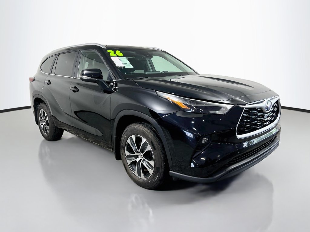 Used 2026 Toyota Highlander XLE AWD/4WD image 1