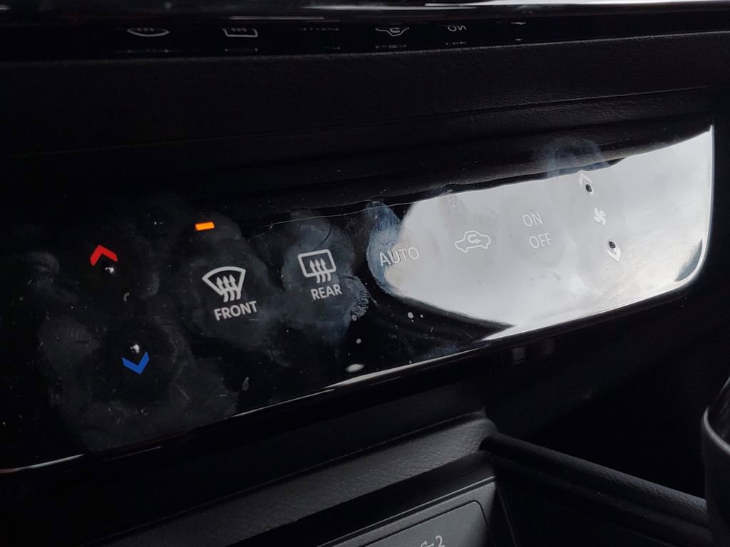 Used 2025 Nissan Kicks SR AWD/4WD image 26