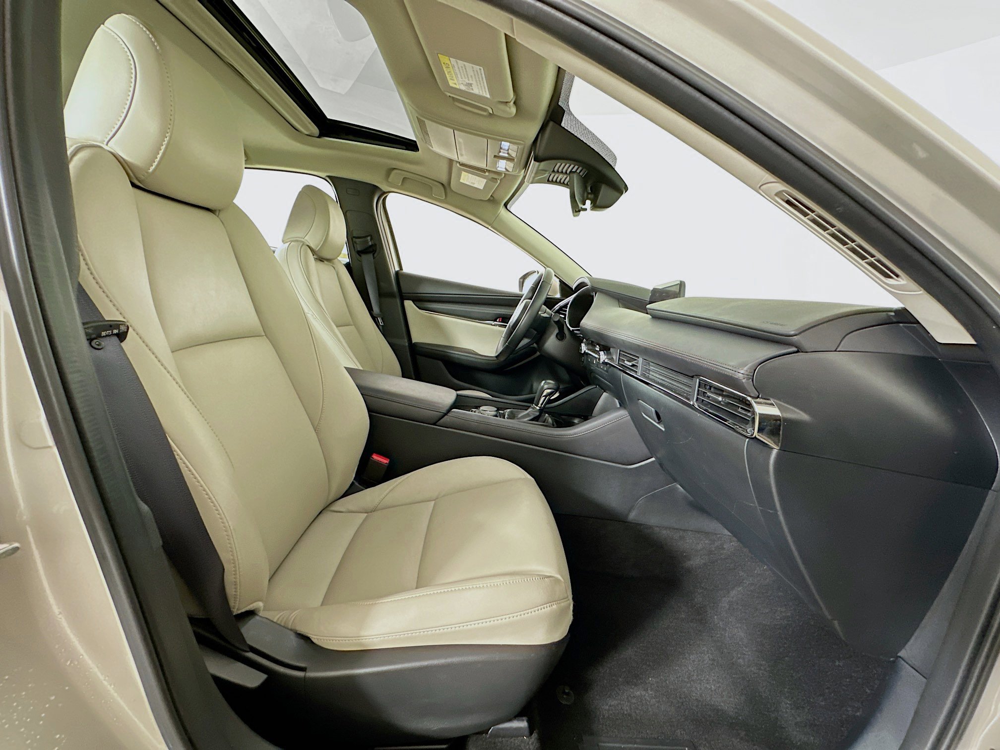 Used 2025 MAZDA MAZDA3 s image 30