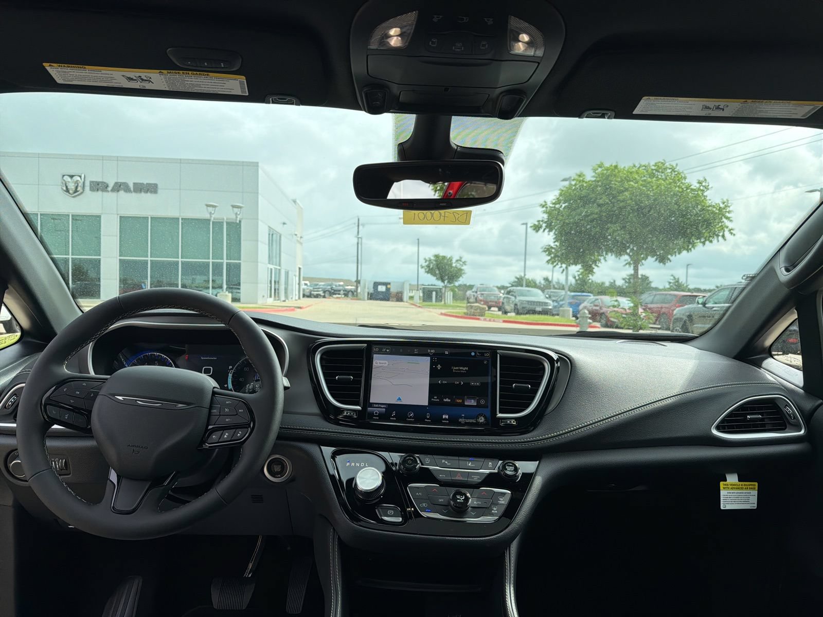 New 2027 Chrysler Pacifica Limited FWD image 22