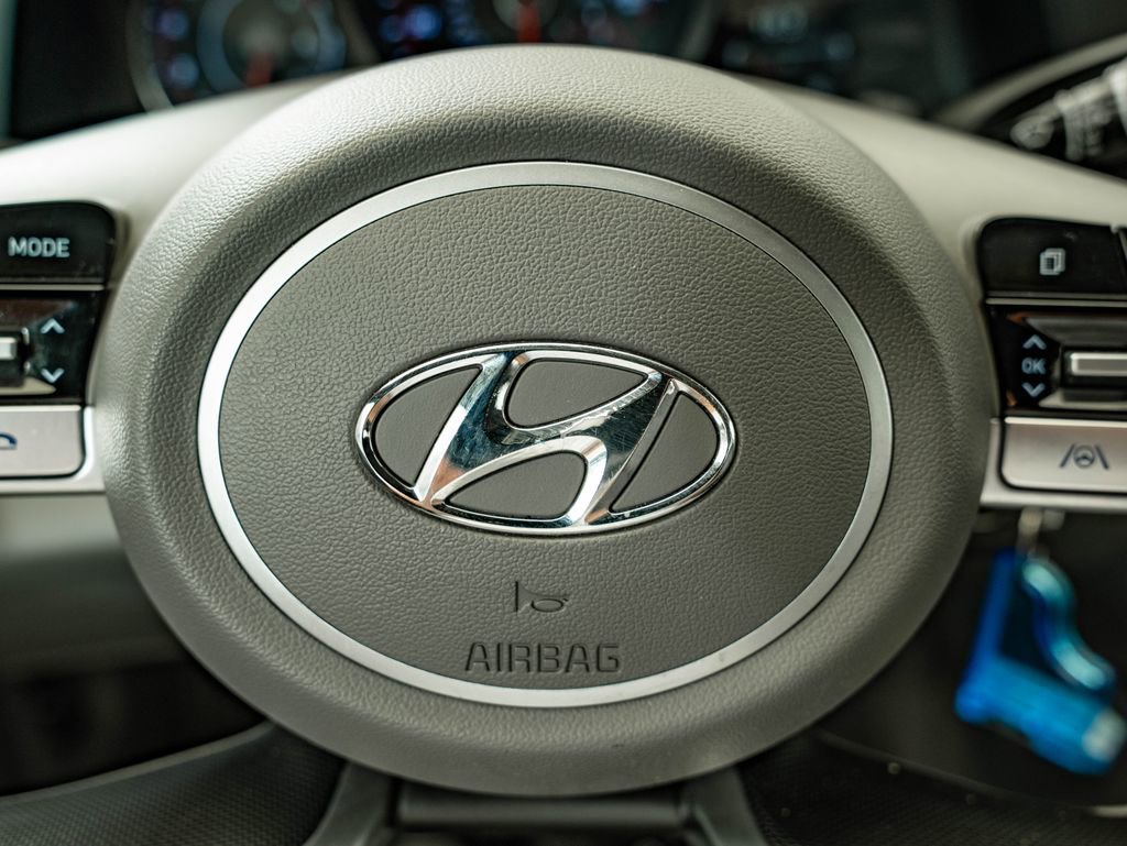 Used 2021 Hyundai Elantra SE FWD image 28