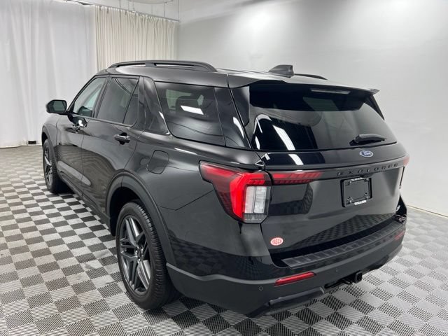 Used 2025 Ford Explorer ST-Line w/ Premium Package AWD/4WD image 6