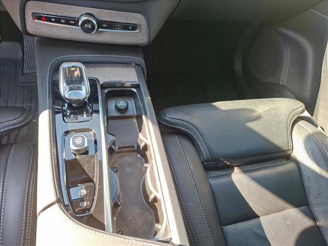 Used 2023 Volvo XC90 B6 Ultimate w/ Protection Package Premier AWD/4WD image 14