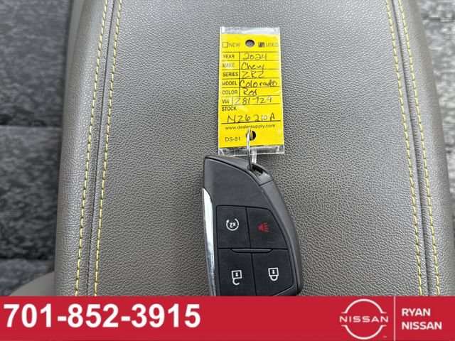 Used 2024 Chevrolet Colorado ZR2 w/ Technology Package AWD/4WD image 9