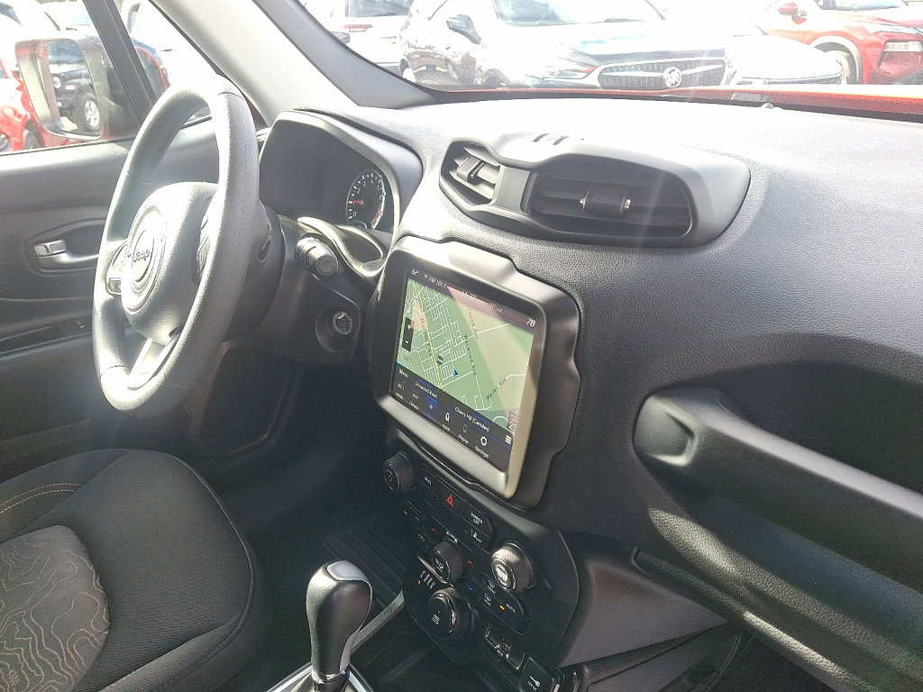 Certified 2023 Jeep Renegade Latitude image 12