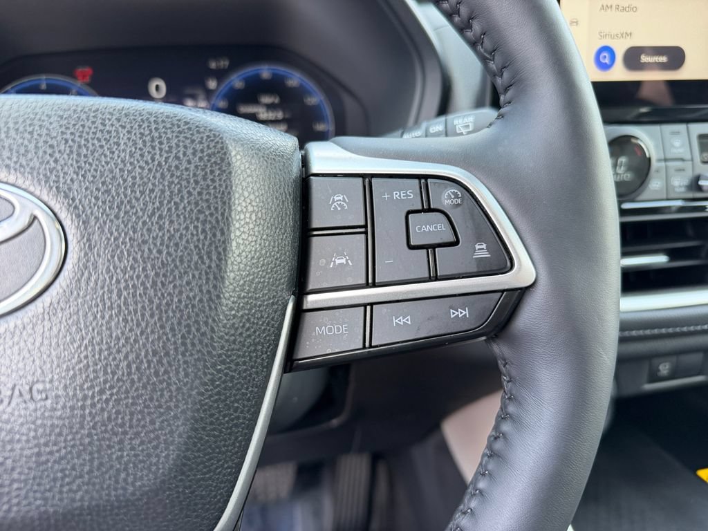 Used 2024 Toyota Grand Highlander AWD image 19