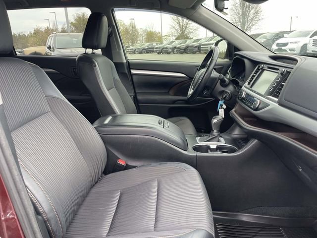 Used 2017 Toyota Highlander Plus image 13