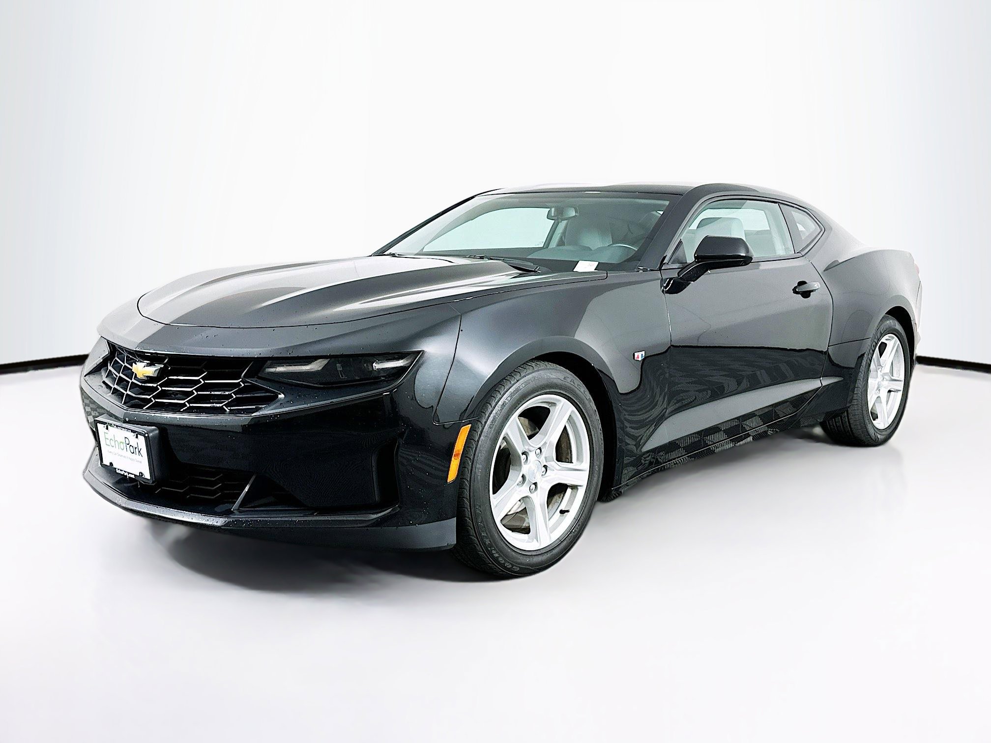 Used 2023 Chevrolet Camaro LT image 3