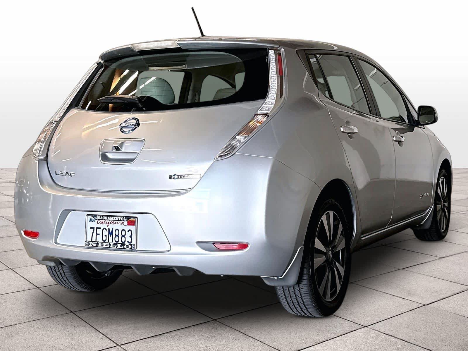 Used 2015 Nissan Leaf SV w/ LED & Quick Charge Package FWD image 14