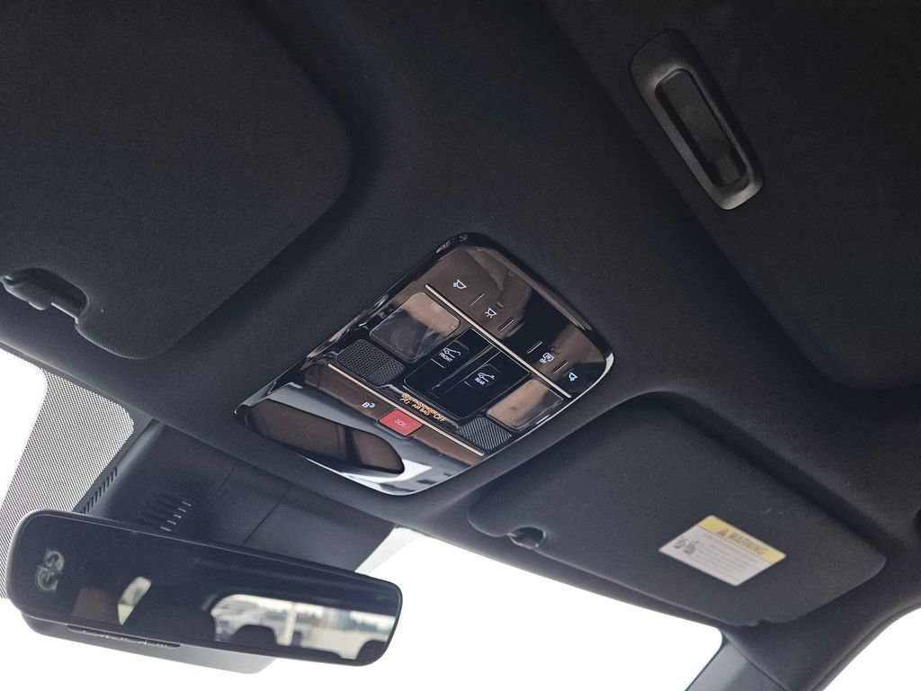 Used 2025 Hyundai Santa Fe Limited w/ Tow & Go Package image 31