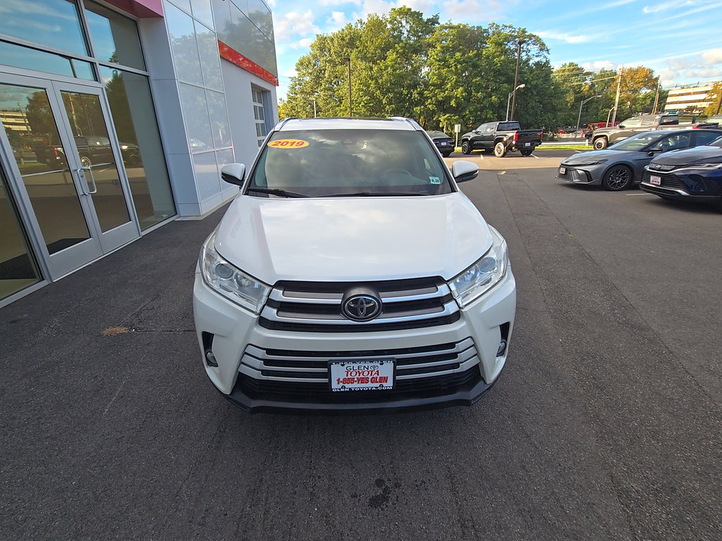 Certified 2019 Toyota Highlander XLE AWD/4WD image 22