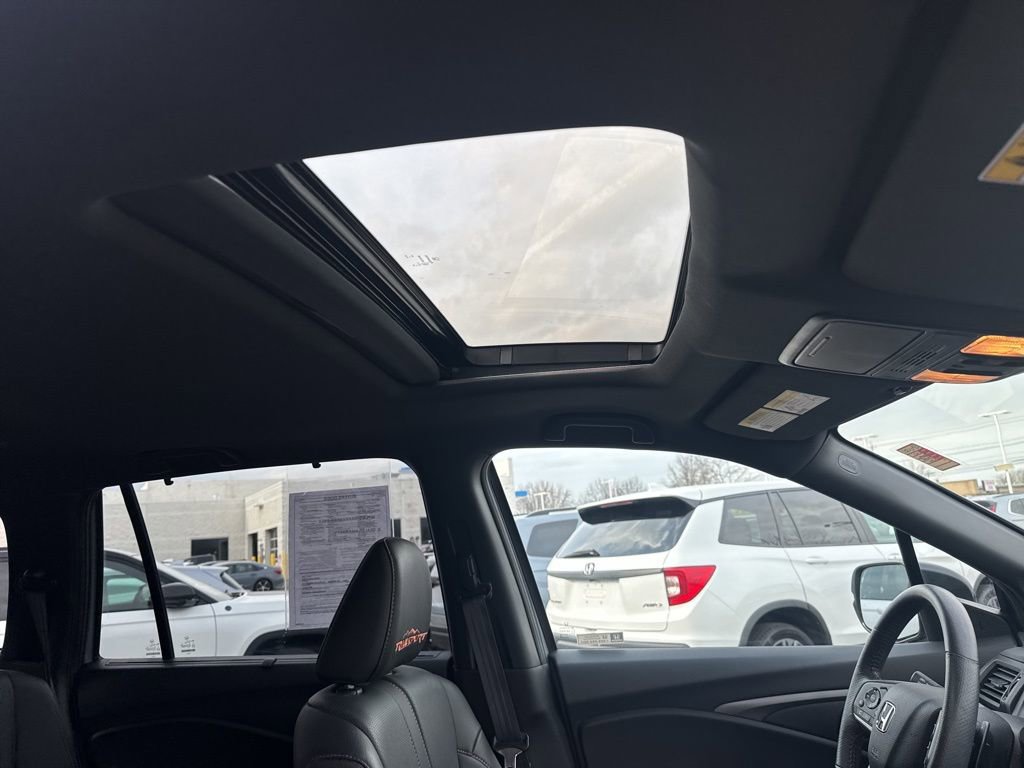 Certified 2023 Honda Passport TrailSport image 18