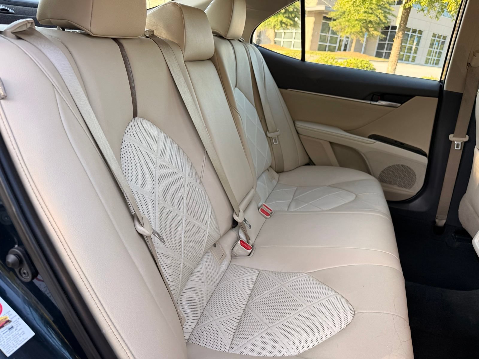 Used 2019 Toyota Camry XLE w/ Carpet Mat Package FWD image 41