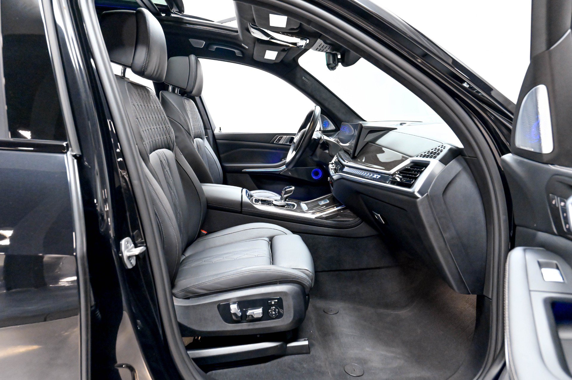 Used 2023 BMW ALPINA XB7 AWD/4WD image 28