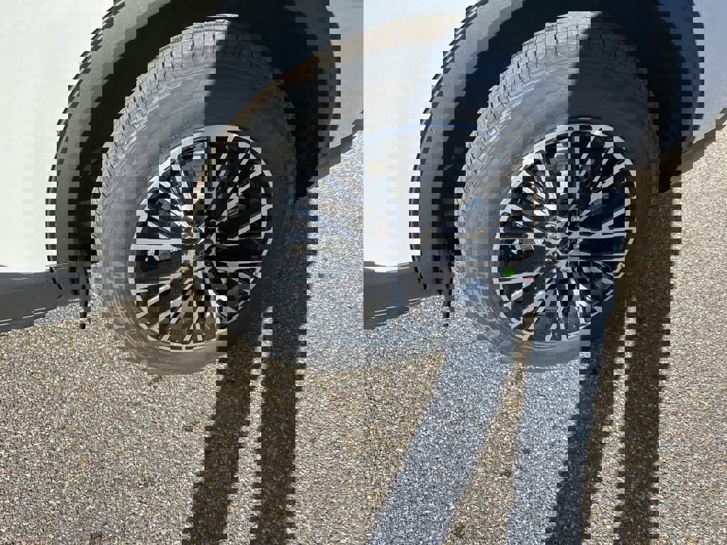 New 2025 Ford Escape SE image 10