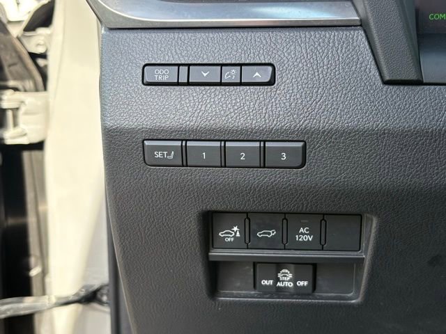 Used 2024 Lexus GX 550 w/ Accessory Package (2T) AWD/4WD image 32