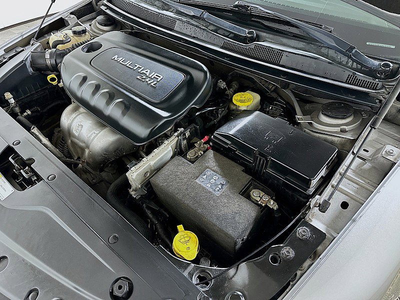 Used 2016 Chrysler 200 Limited image 29