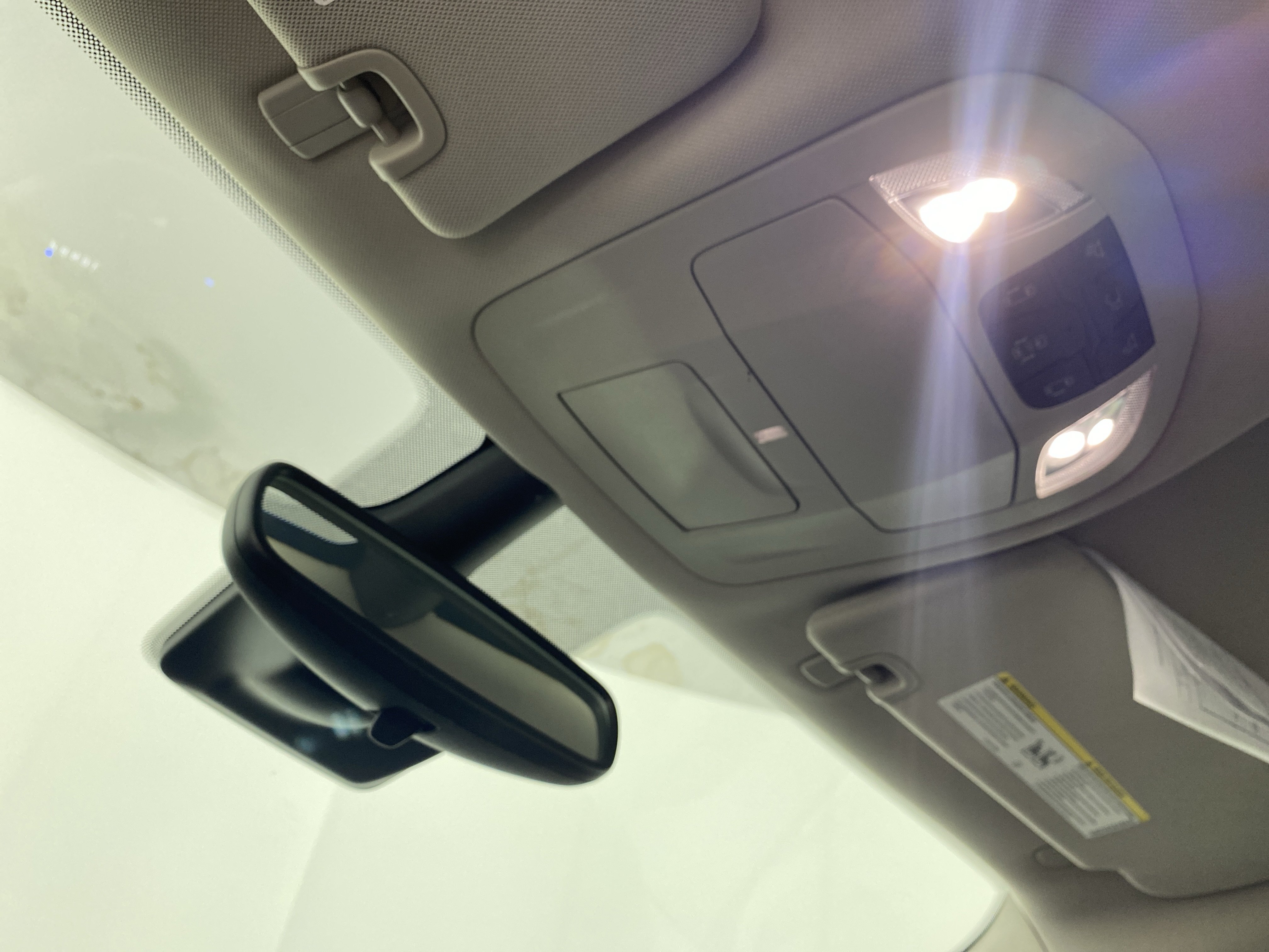 Used 2023 Chrysler Voyager LX FWD image 34
