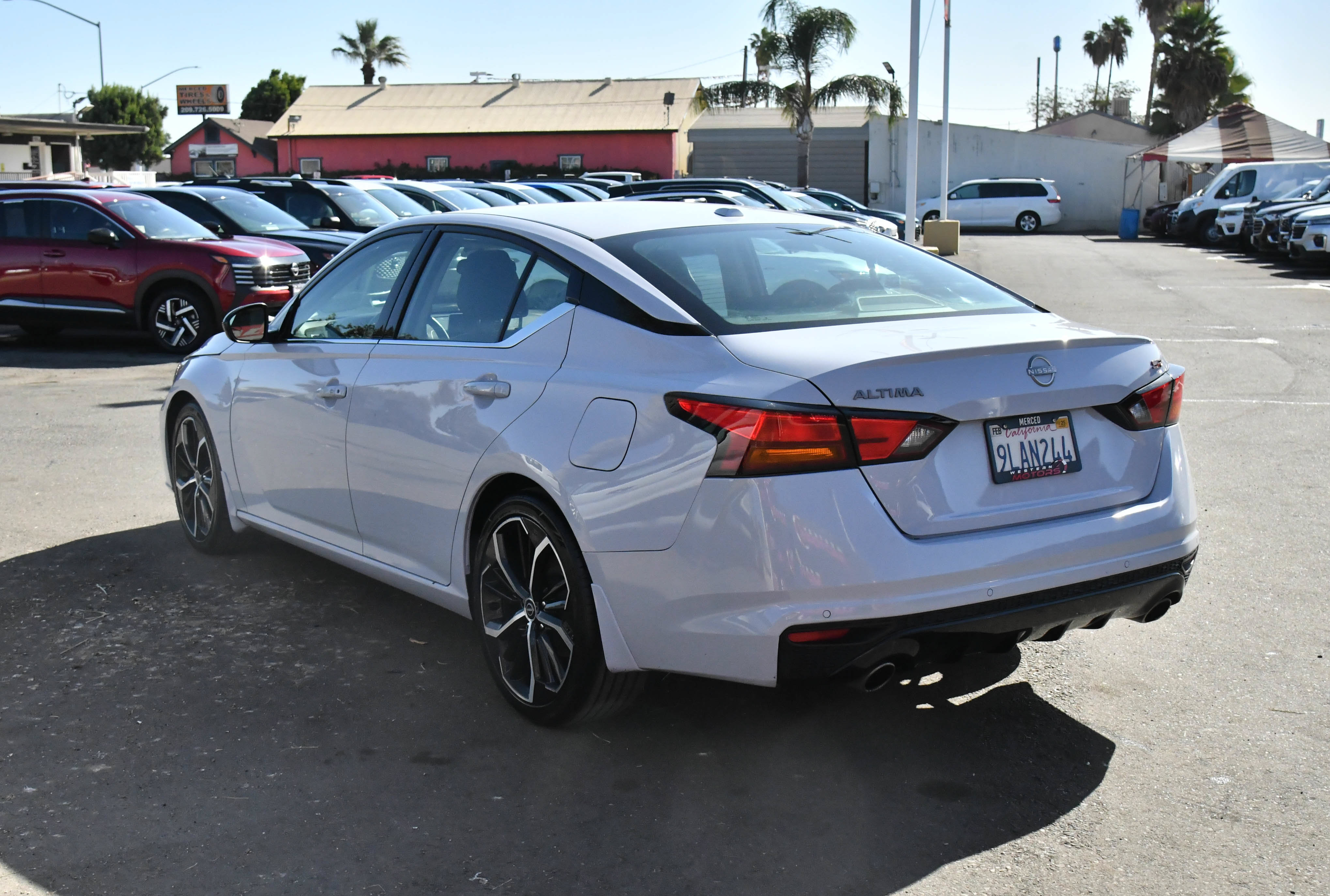 Used 2024 Nissan Altima 2.5 SR FWD image 6