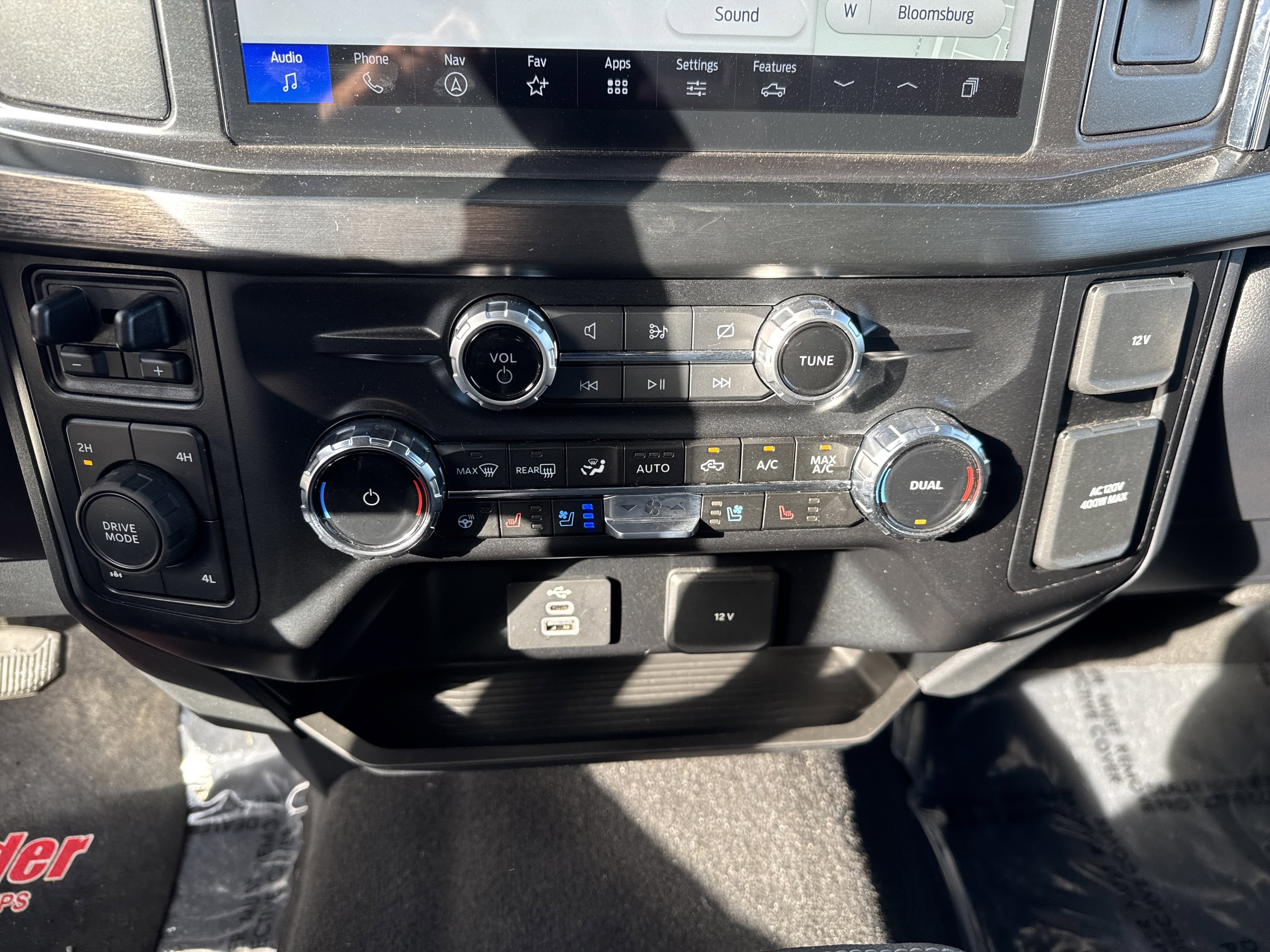 Used 2024 Ford F350 Lariat w/ Camper Package image 25