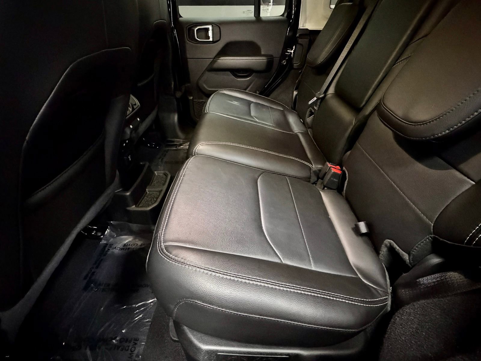 Used 2023 Jeep Wrangler Unlimited Sahara image 37