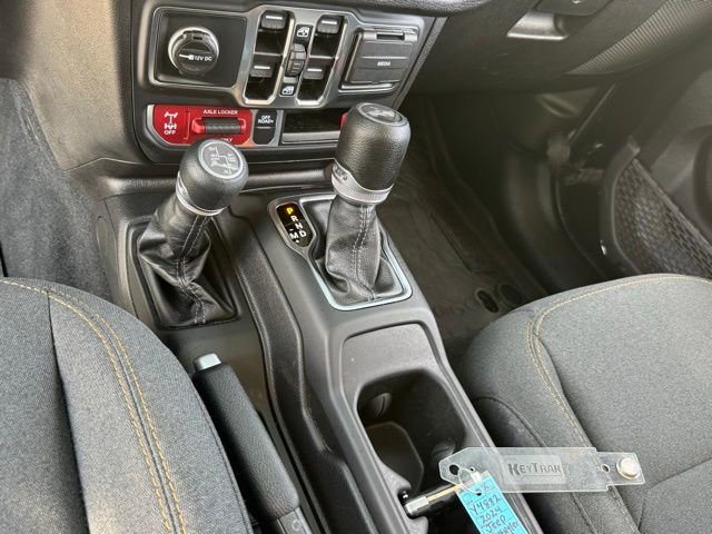 Used 2024 Jeep Wrangler Unlimited AWD/4WD image 24